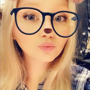 Meet your Posher, Caitlin